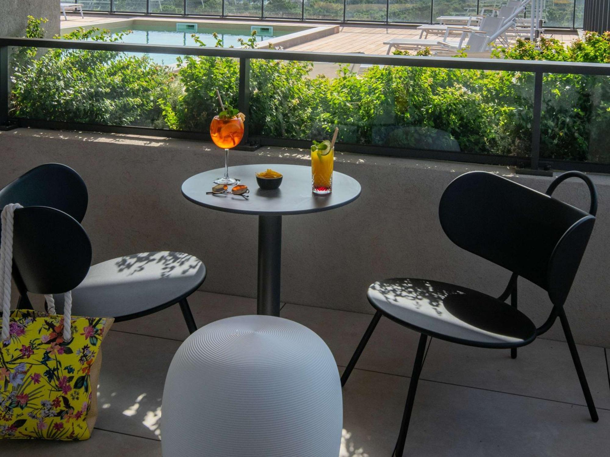 Ibis Styles Porto Vecchio Hotel Bagian luar foto