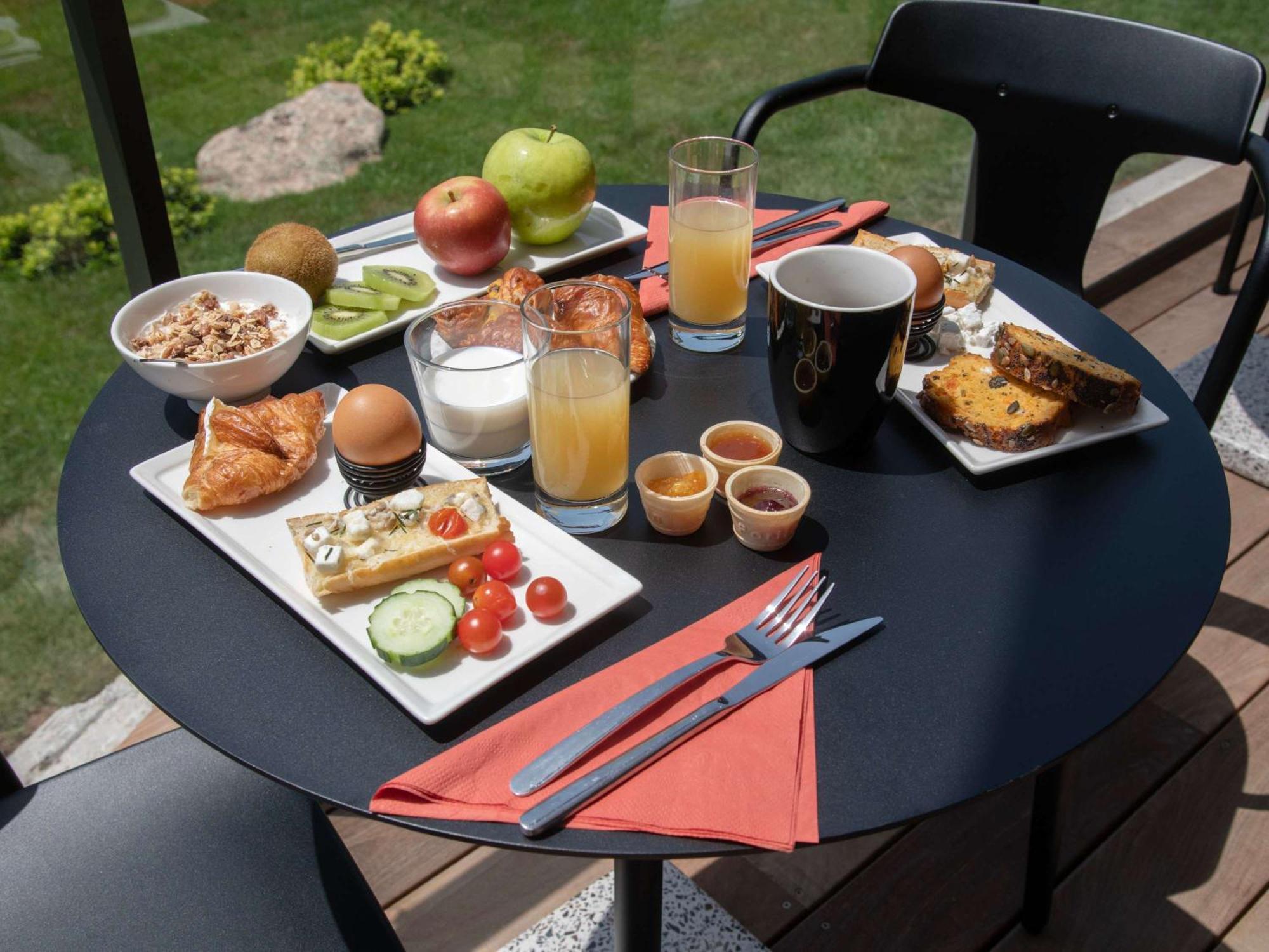 Ibis Styles Porto Vecchio Hotel Bagian luar foto