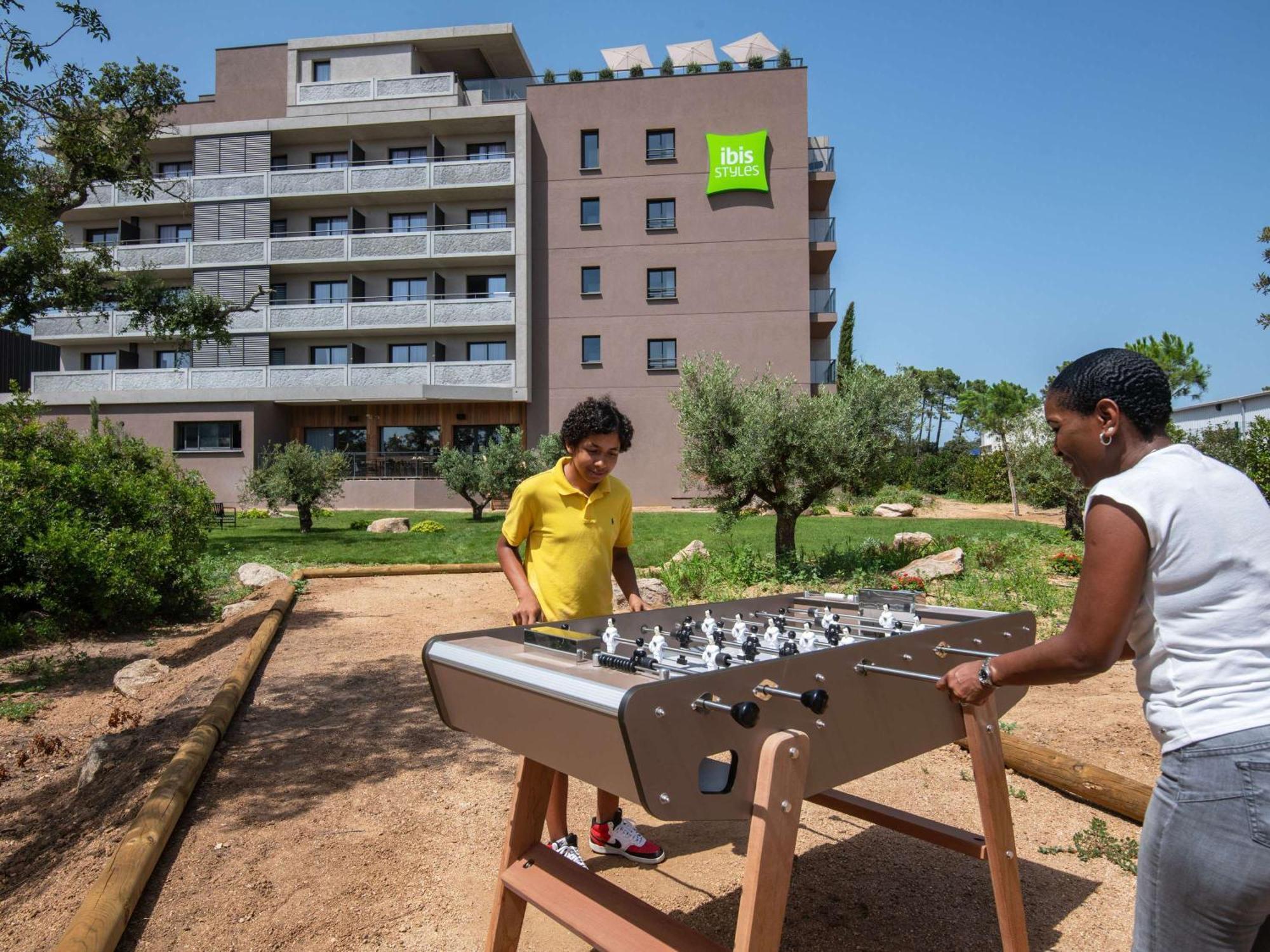 Ibis Styles Porto Vecchio Hotel Bagian luar foto